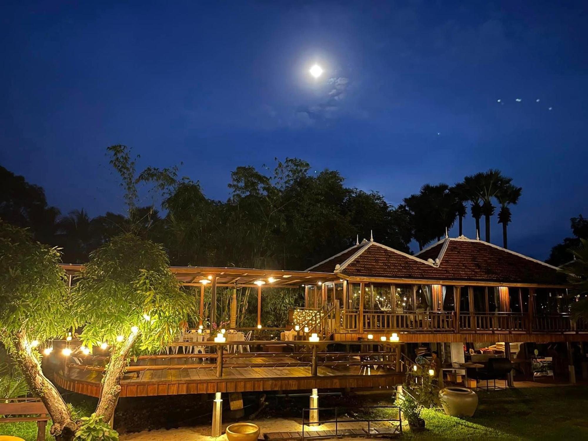 Devi Kampot Resort At Phum Kampot Buitenkant foto