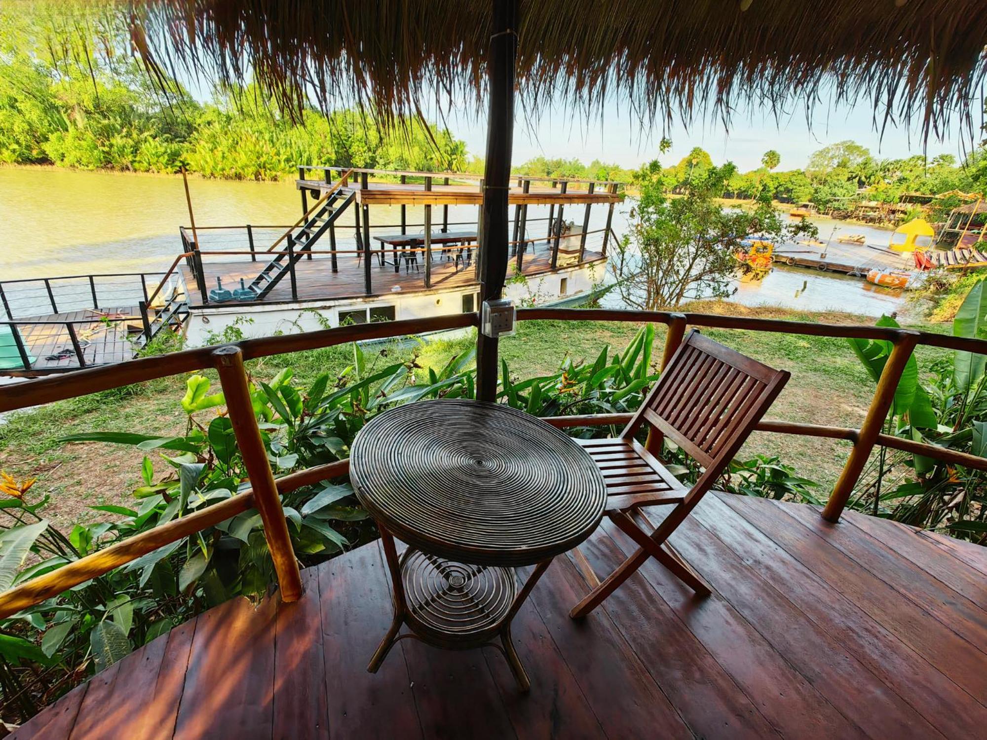 Devi Kampot Resort At Phum Kampot Buitenkant foto